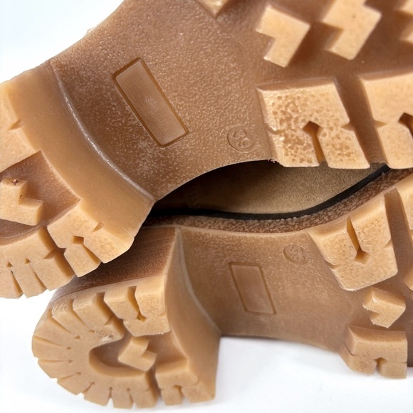 AVELLINI | Suede Leather Chunky Lug Sole Chelsea Boots in Tan | Sz 9 - Picture 12 of 13